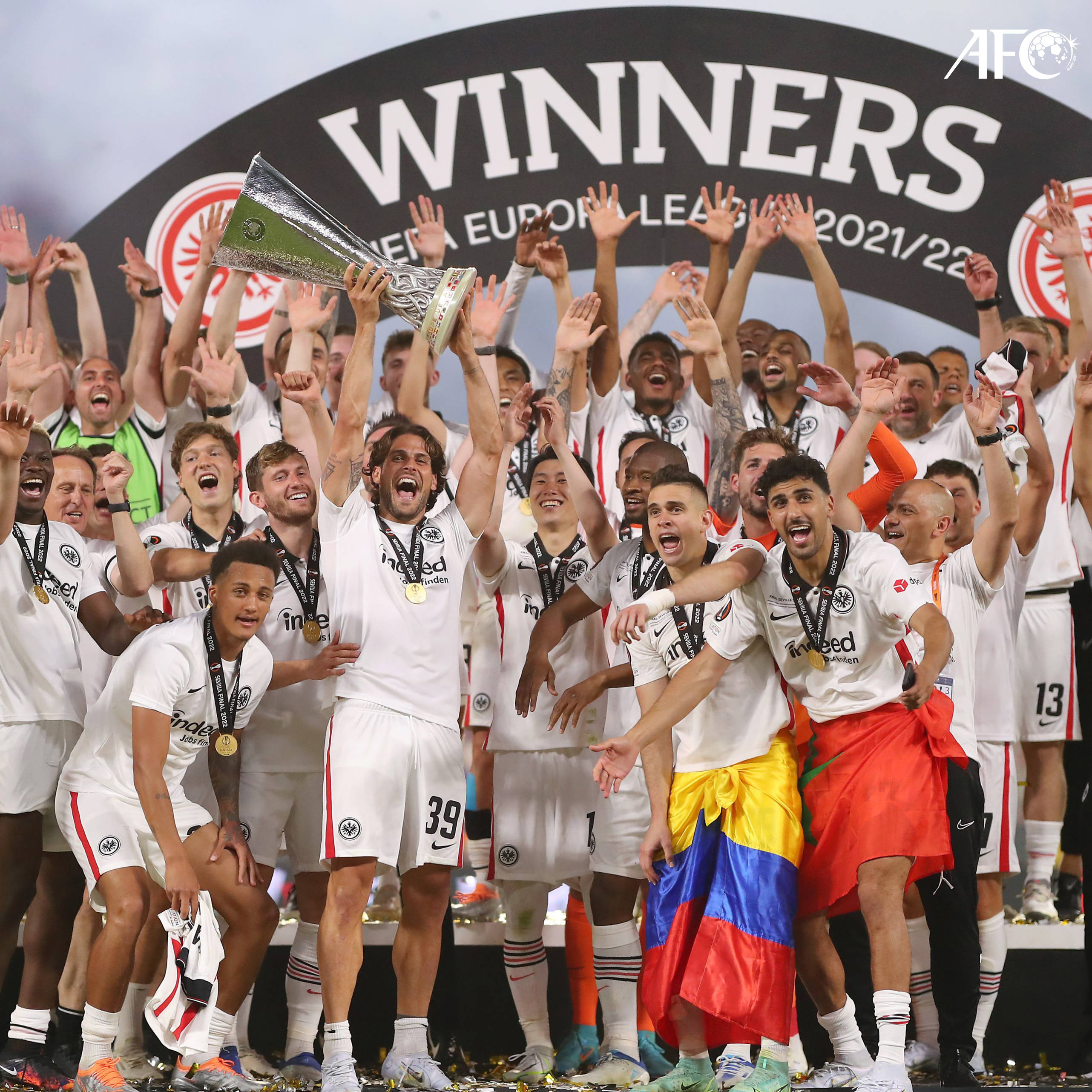 亚博娱乐平台斯图加特发布备战花絮，集结日队长鼓劲，社区盾任务艰巨，阵容厚度经受考验的简单介绍